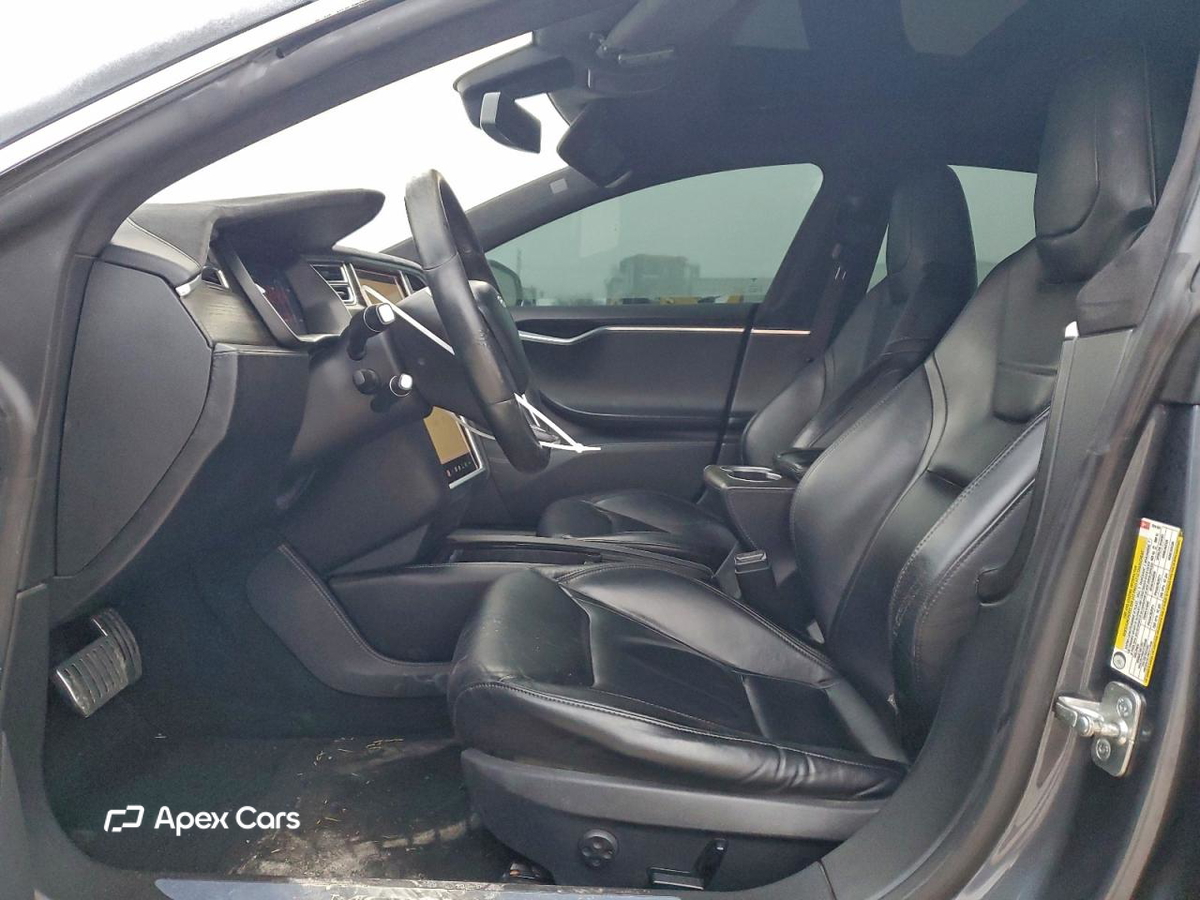 Tesla Model S 2015