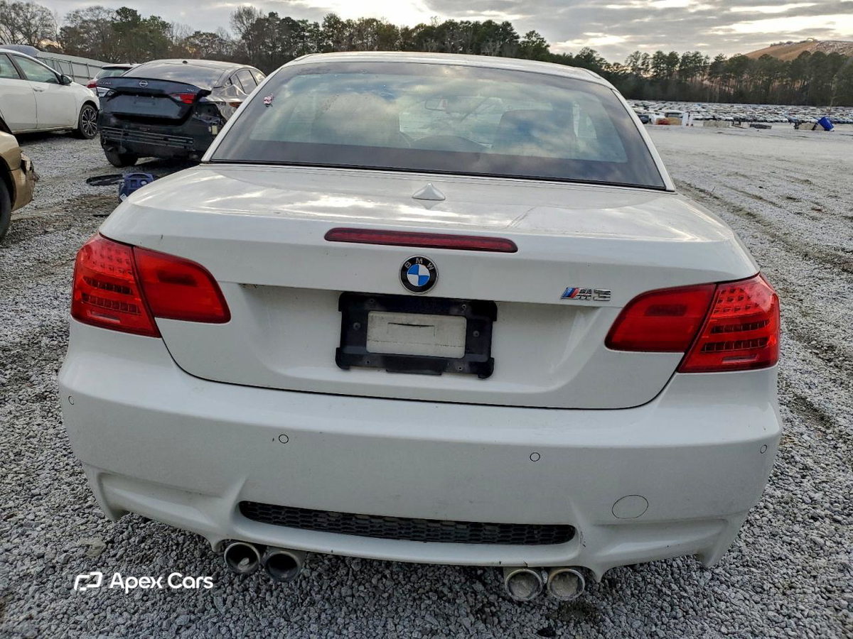 BMW M3 2011