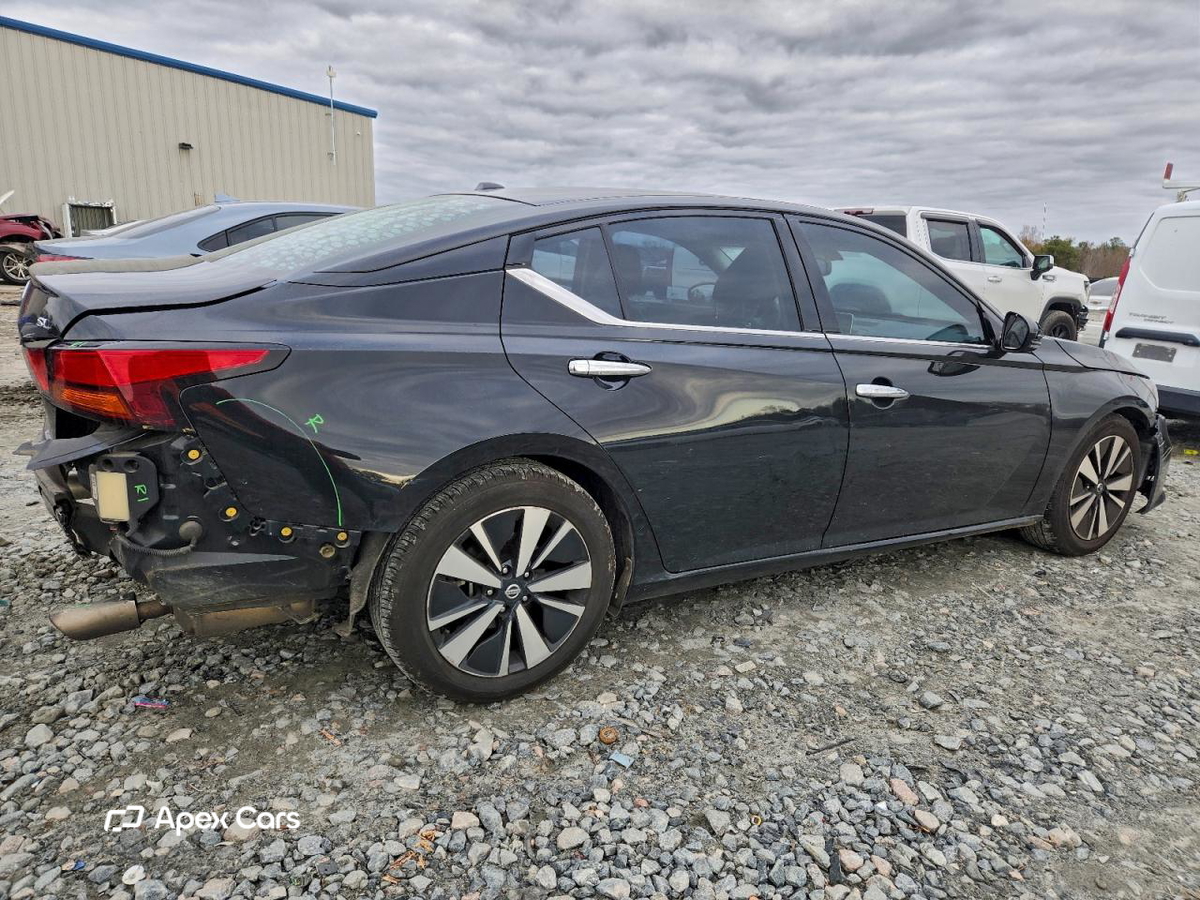 Nissan Altima 2019