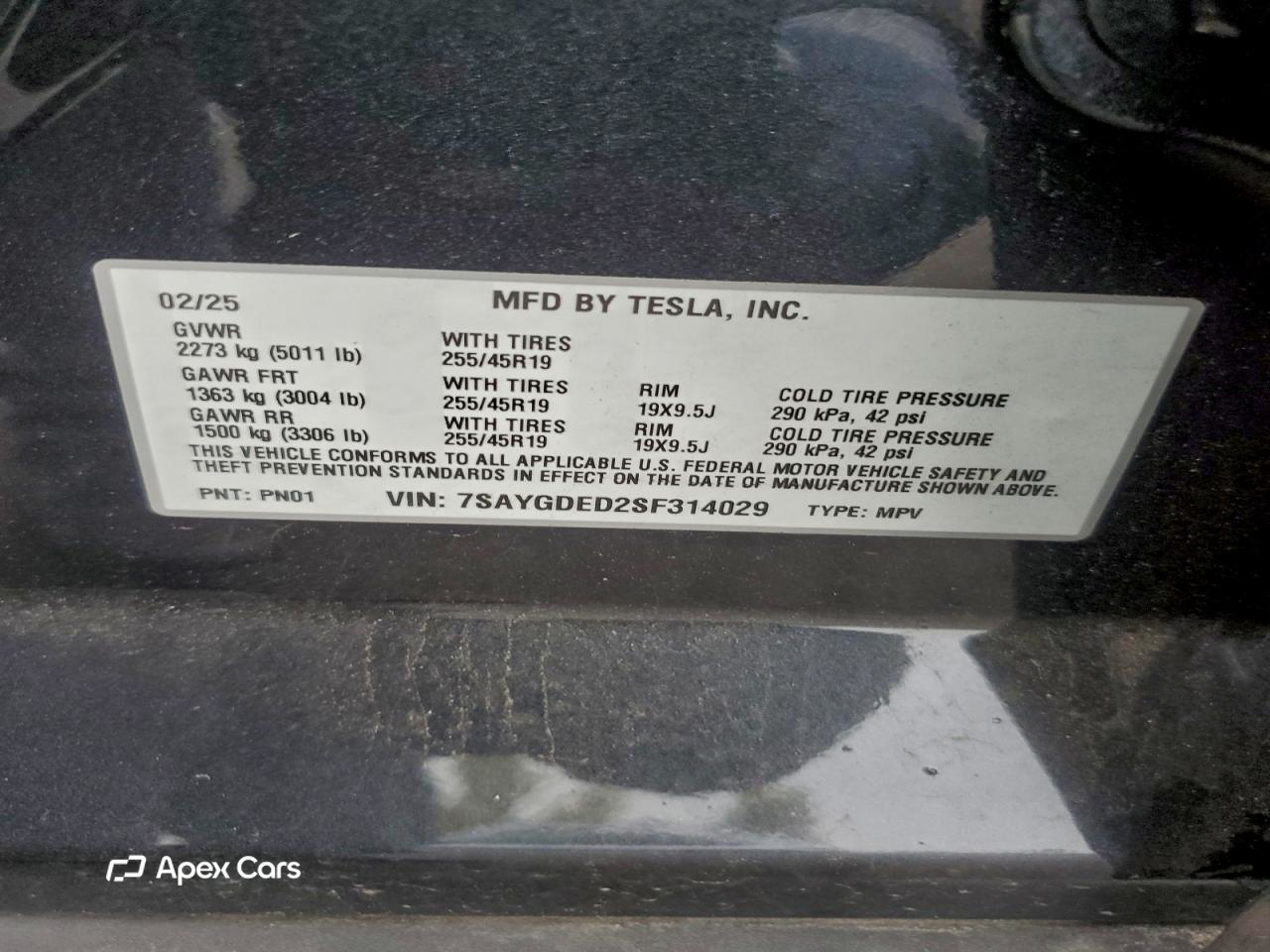 Tesla Model Y 2025