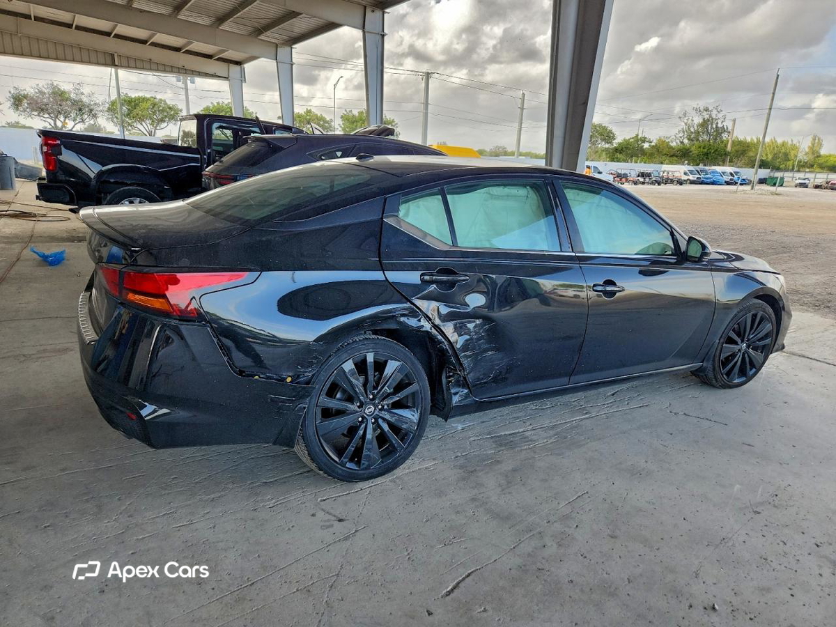Nissan Altima 2022