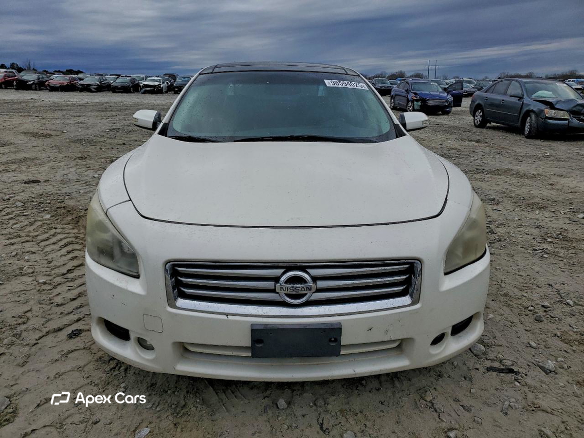 Nissan Maxima 2012