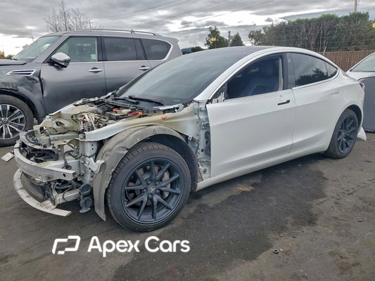 Tesla Model 3 2020 - Image 1 of 13