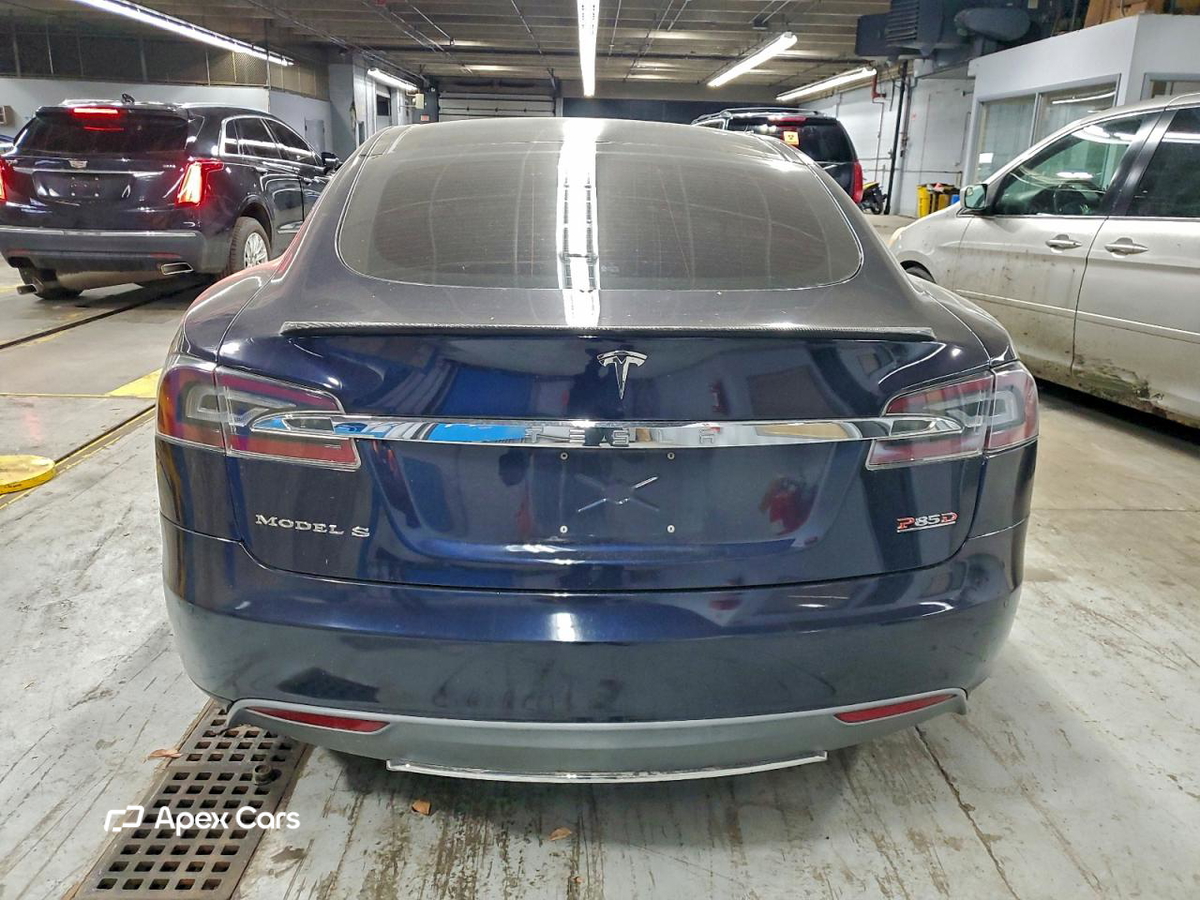 Tesla Model S 2015