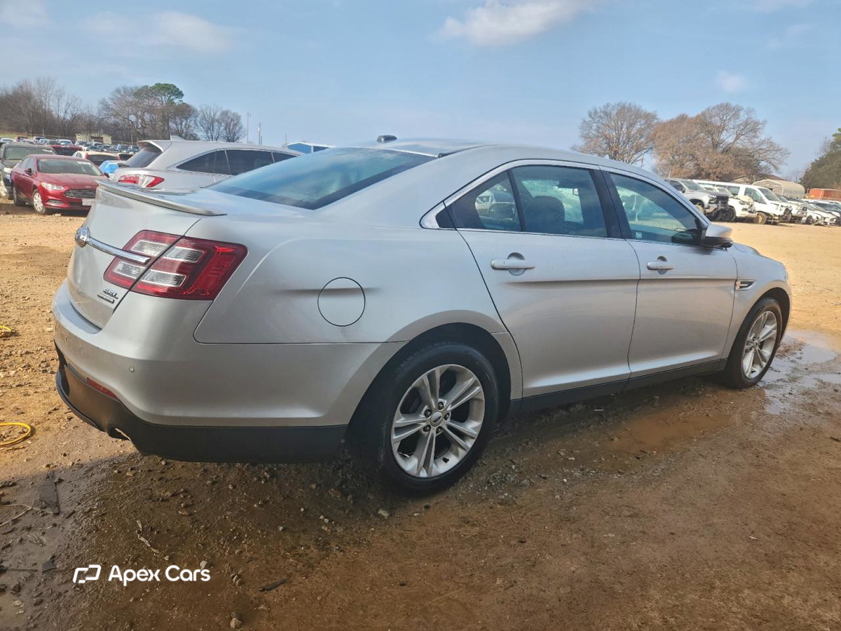 Ford Taurus 2016