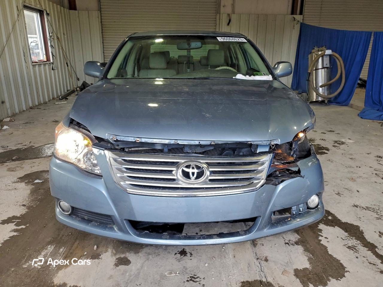 Toyota Avalon 2010