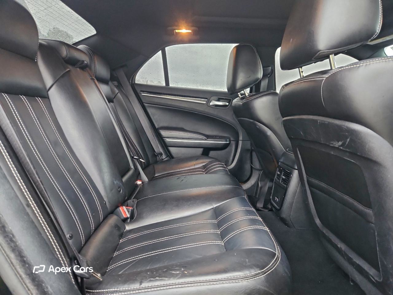 Chrysler 300 2022