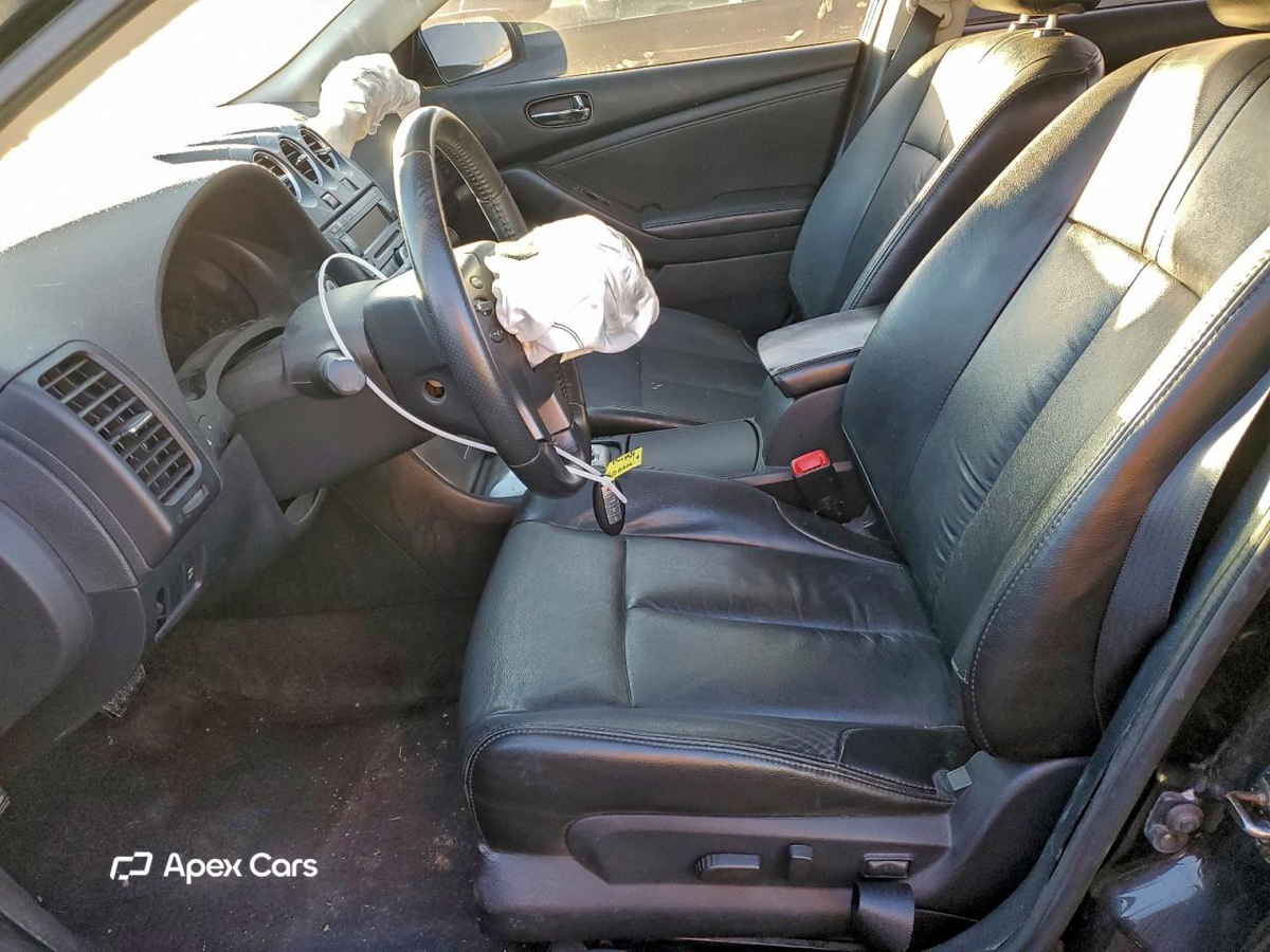 Nissan Altima 2010