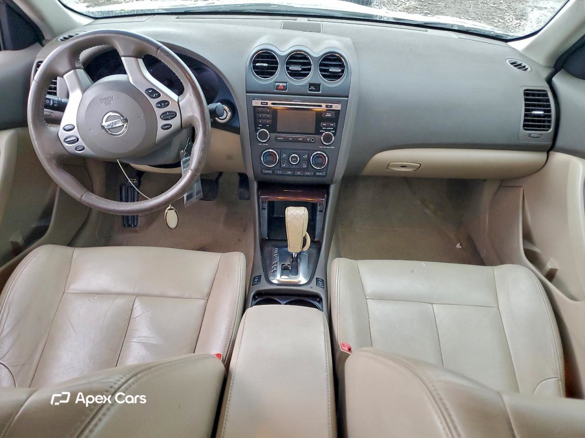 Nissan Altima 2011