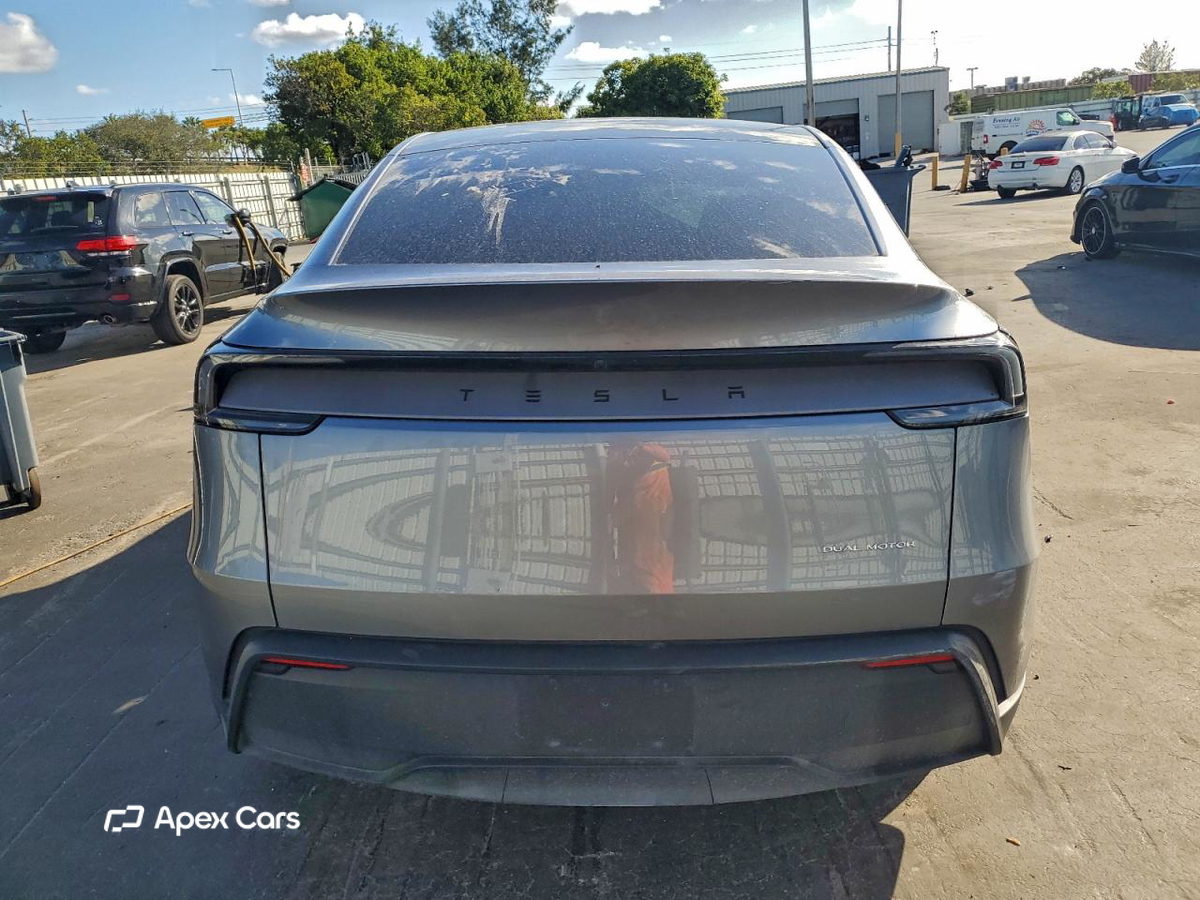 Tesla Model Y 2026