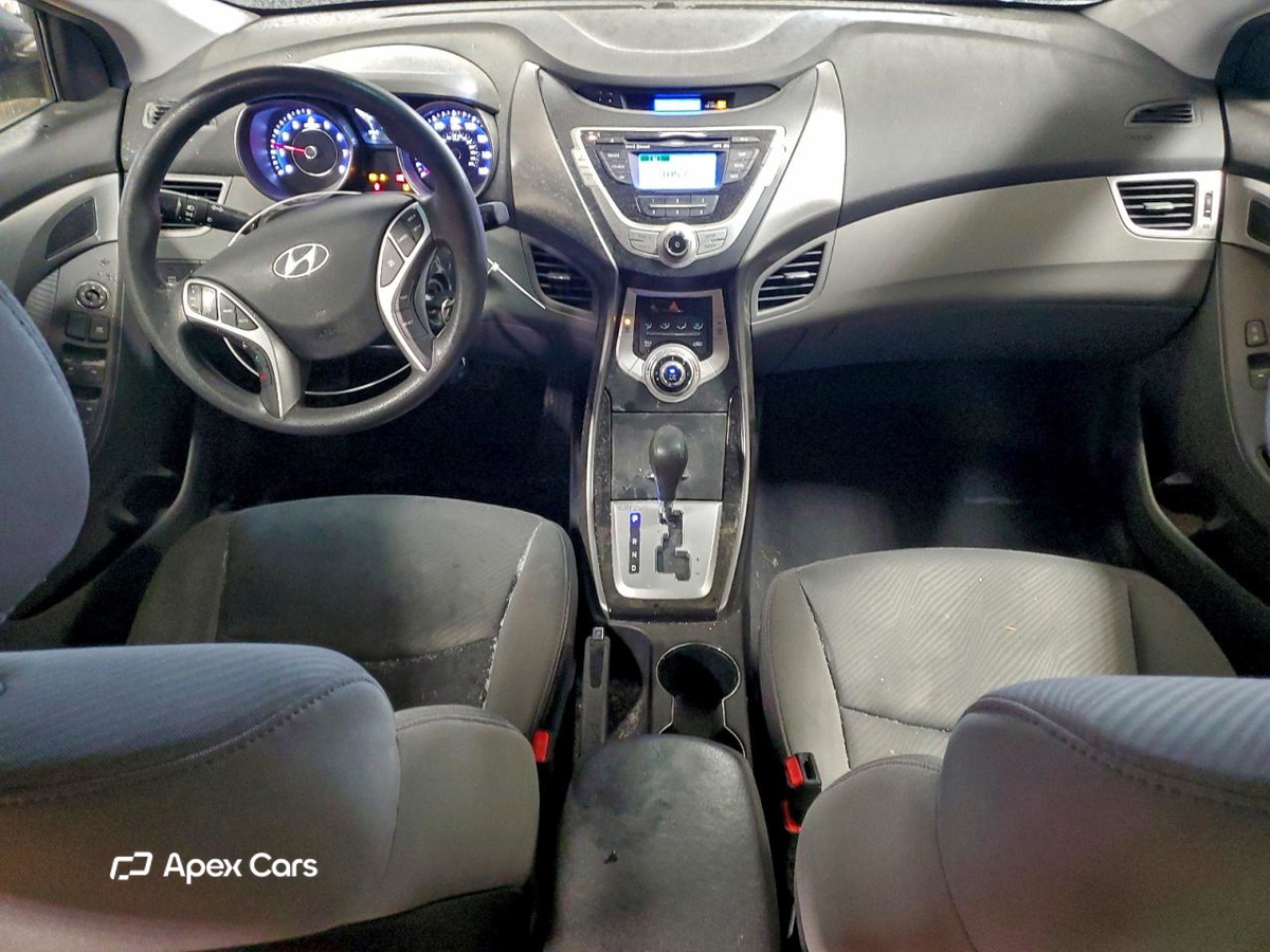 Hyundai Elantra 2012