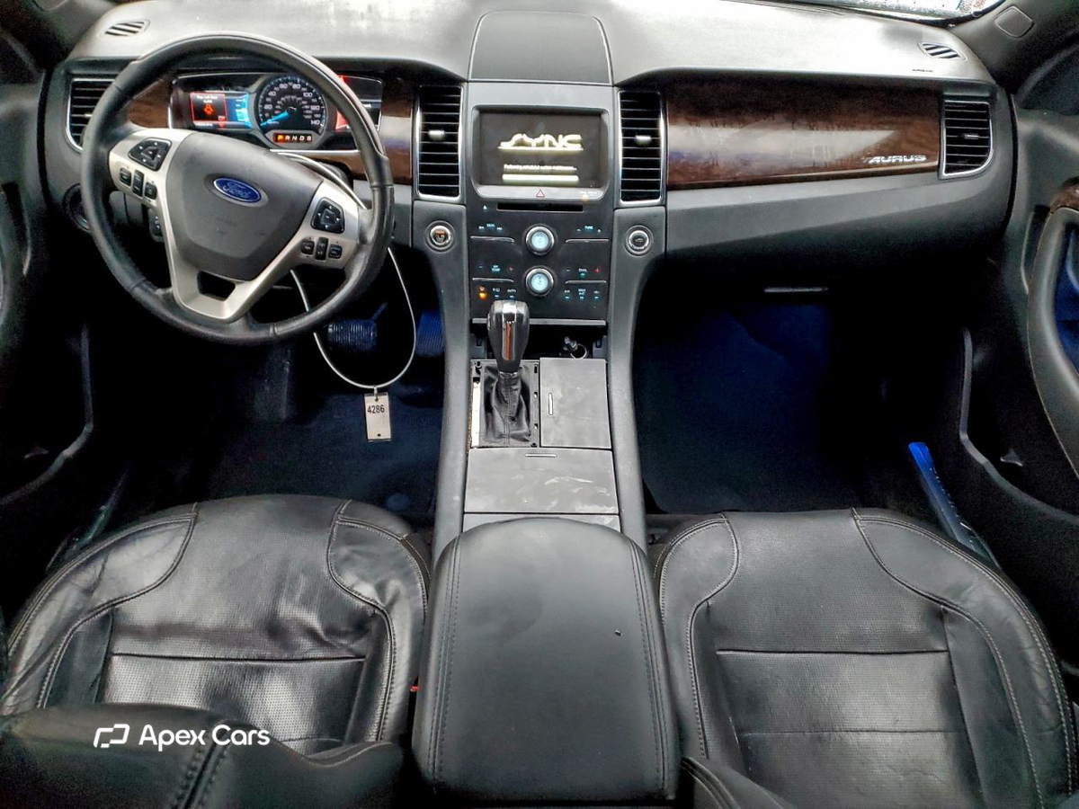 Ford Taurus 2015