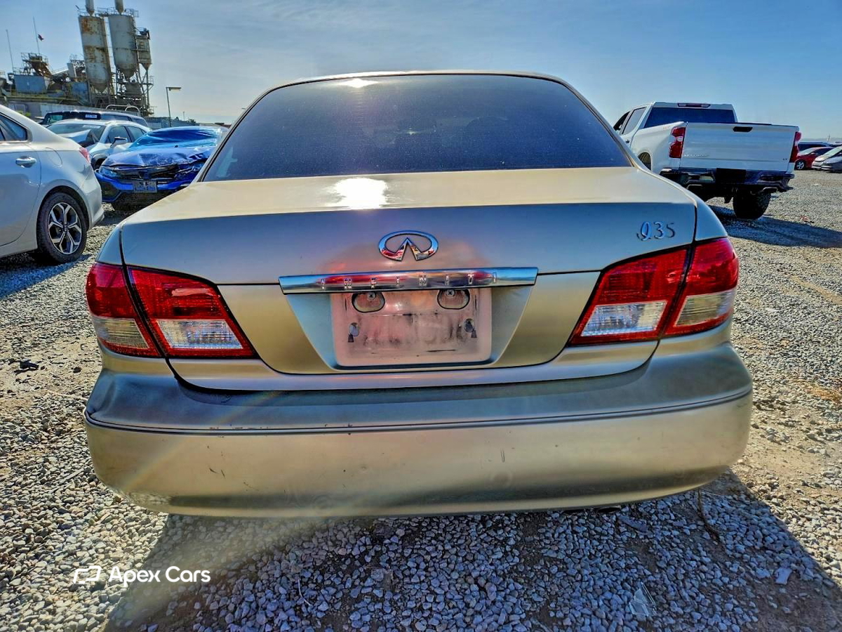 Infiniti I 2002
