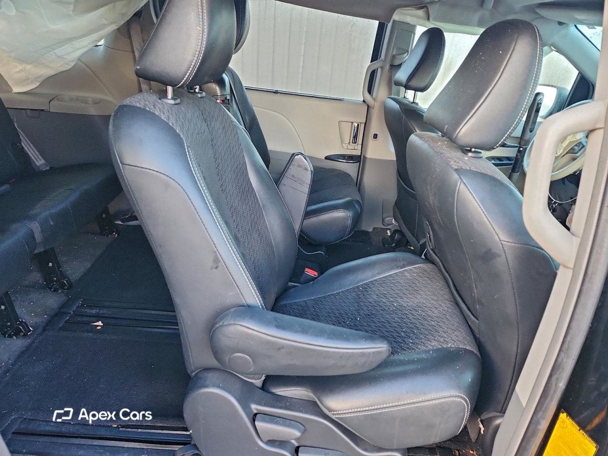 Toyota Sienna 2013