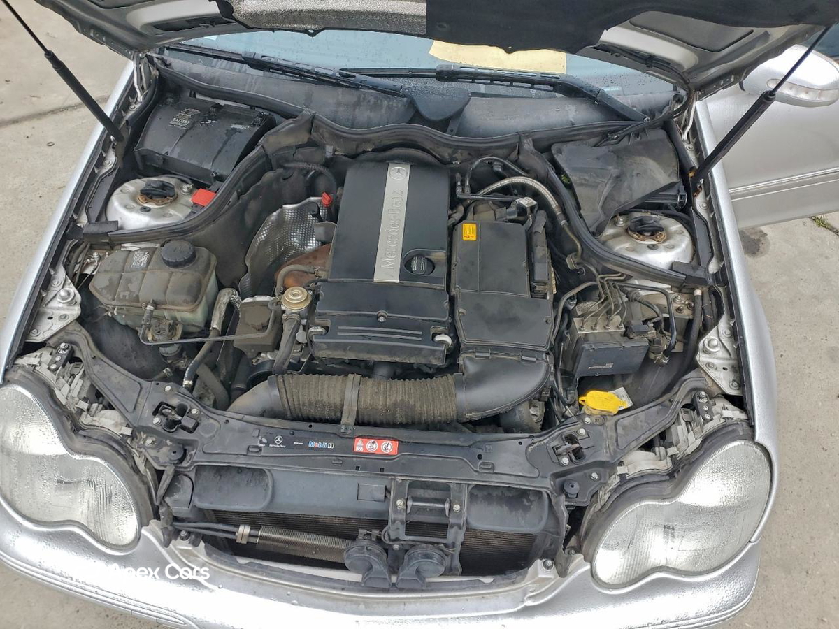 Mercedes-Benz  2004