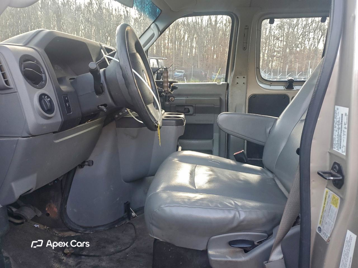 Ford Econoline 2014