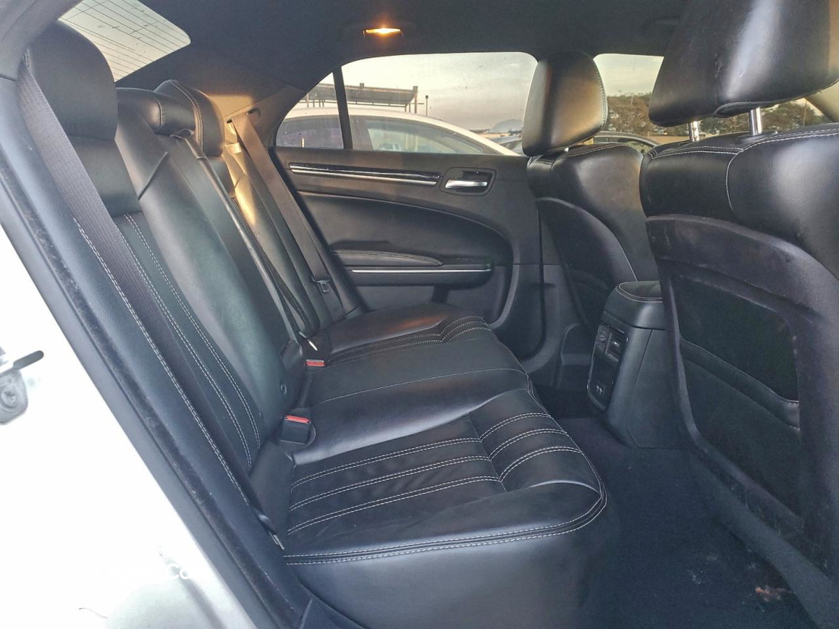 Chrysler 300 2019