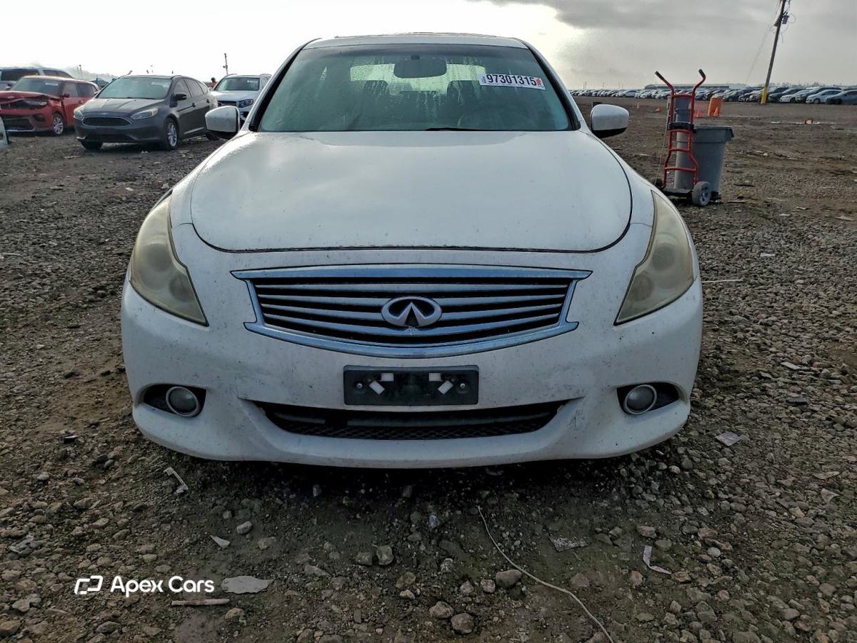 Infiniti G 2011