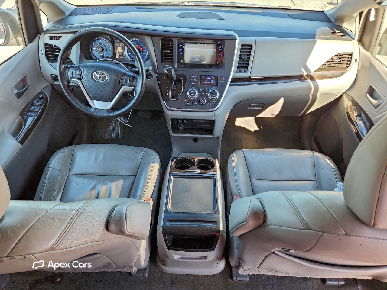 Toyota Sienna 2016
