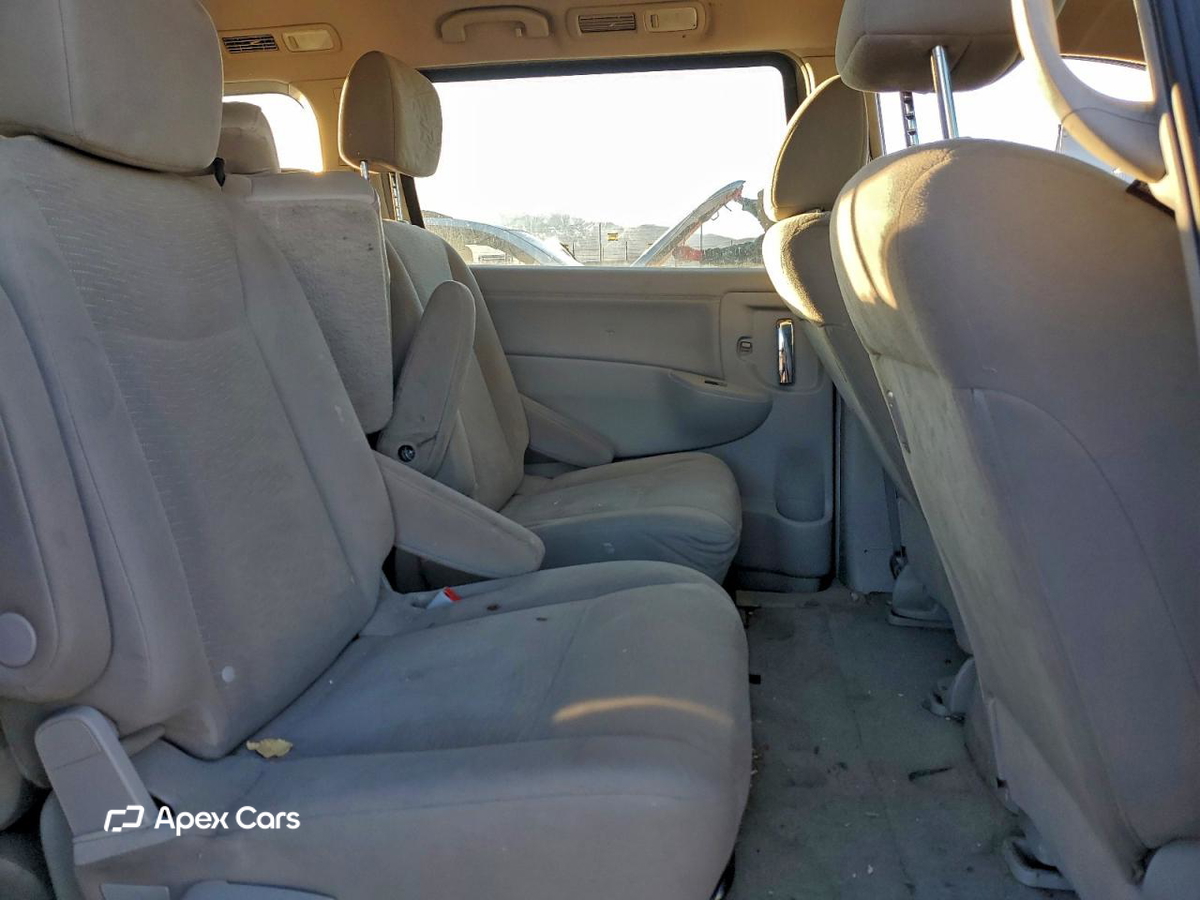 Nissan Quest 2014