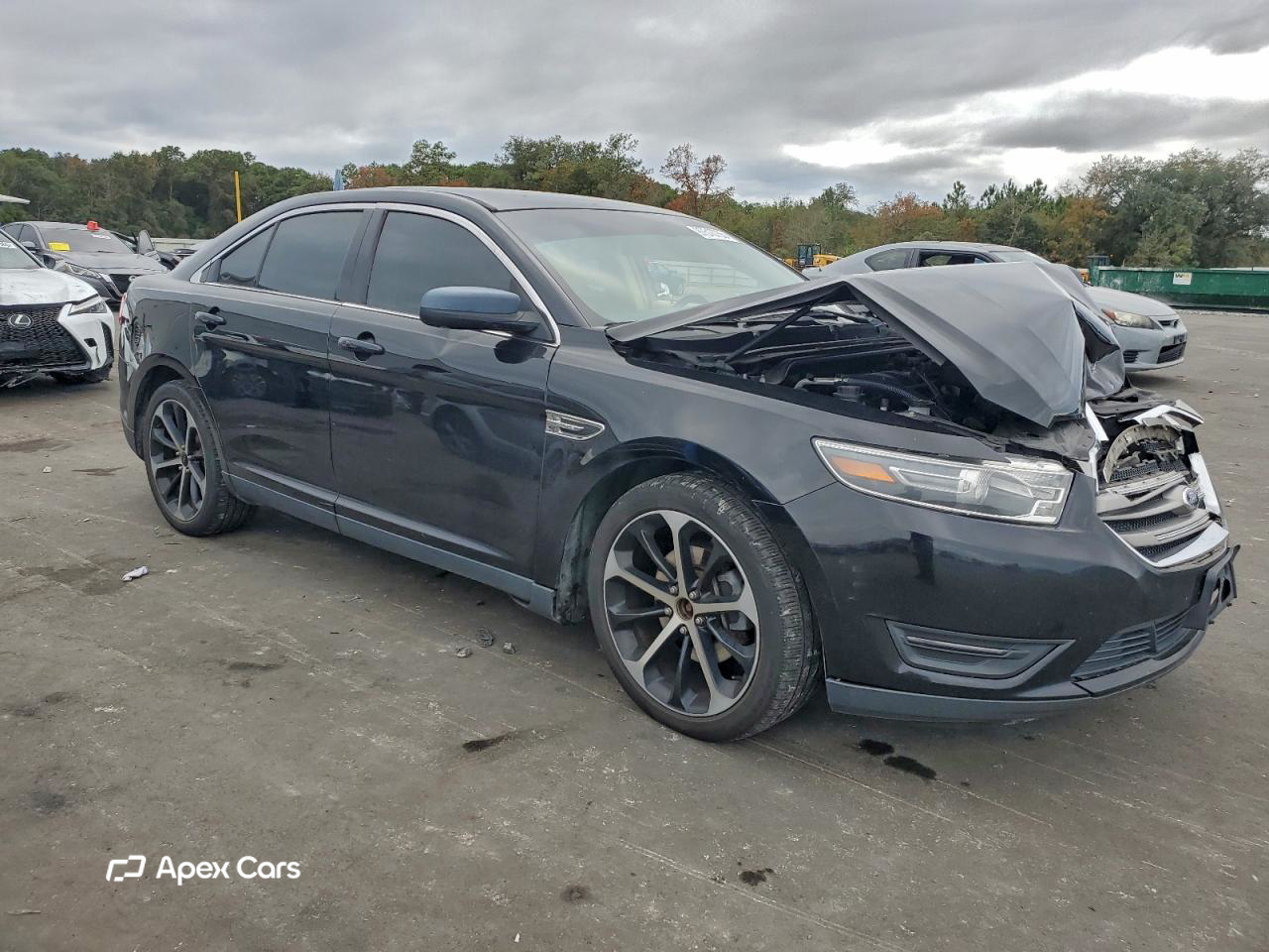 Ford Taurus 2016