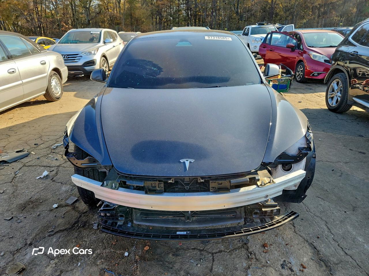 Tesla Model 3 2025