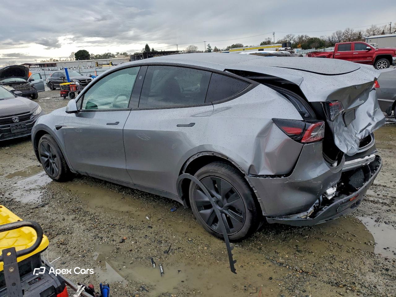 Tesla Model Y 2025