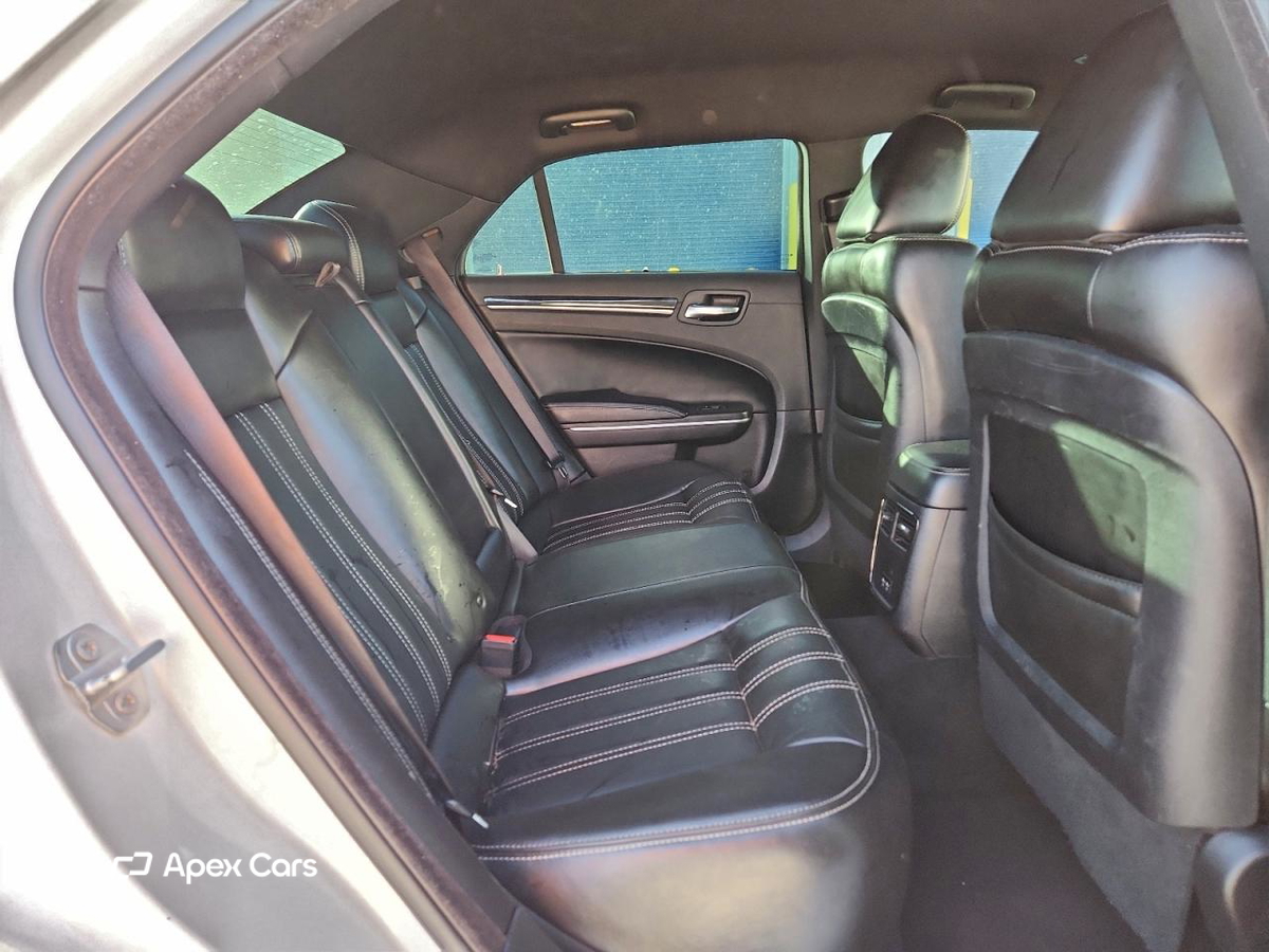 Chrysler 300 2021