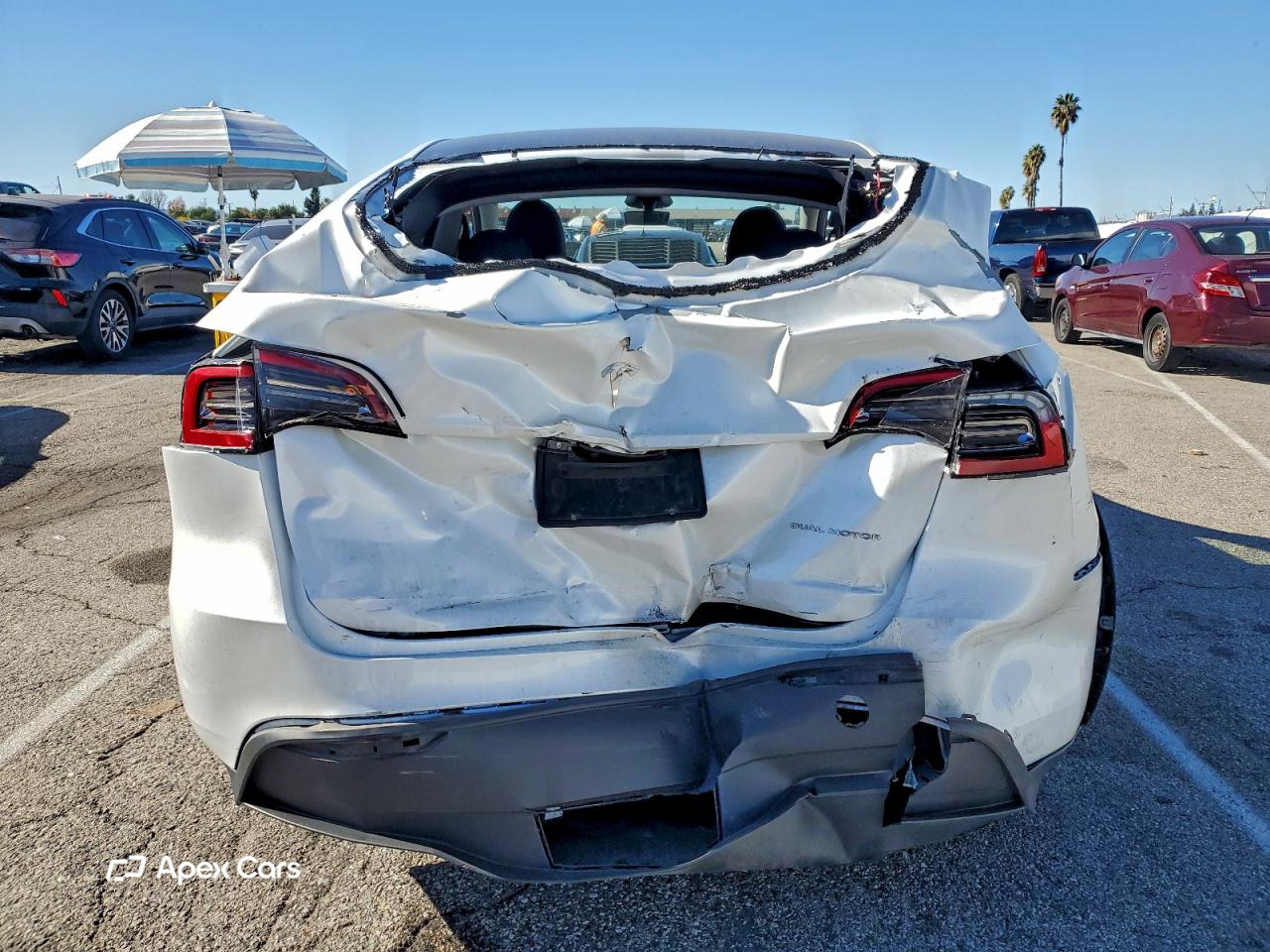 Tesla Model Y 2024