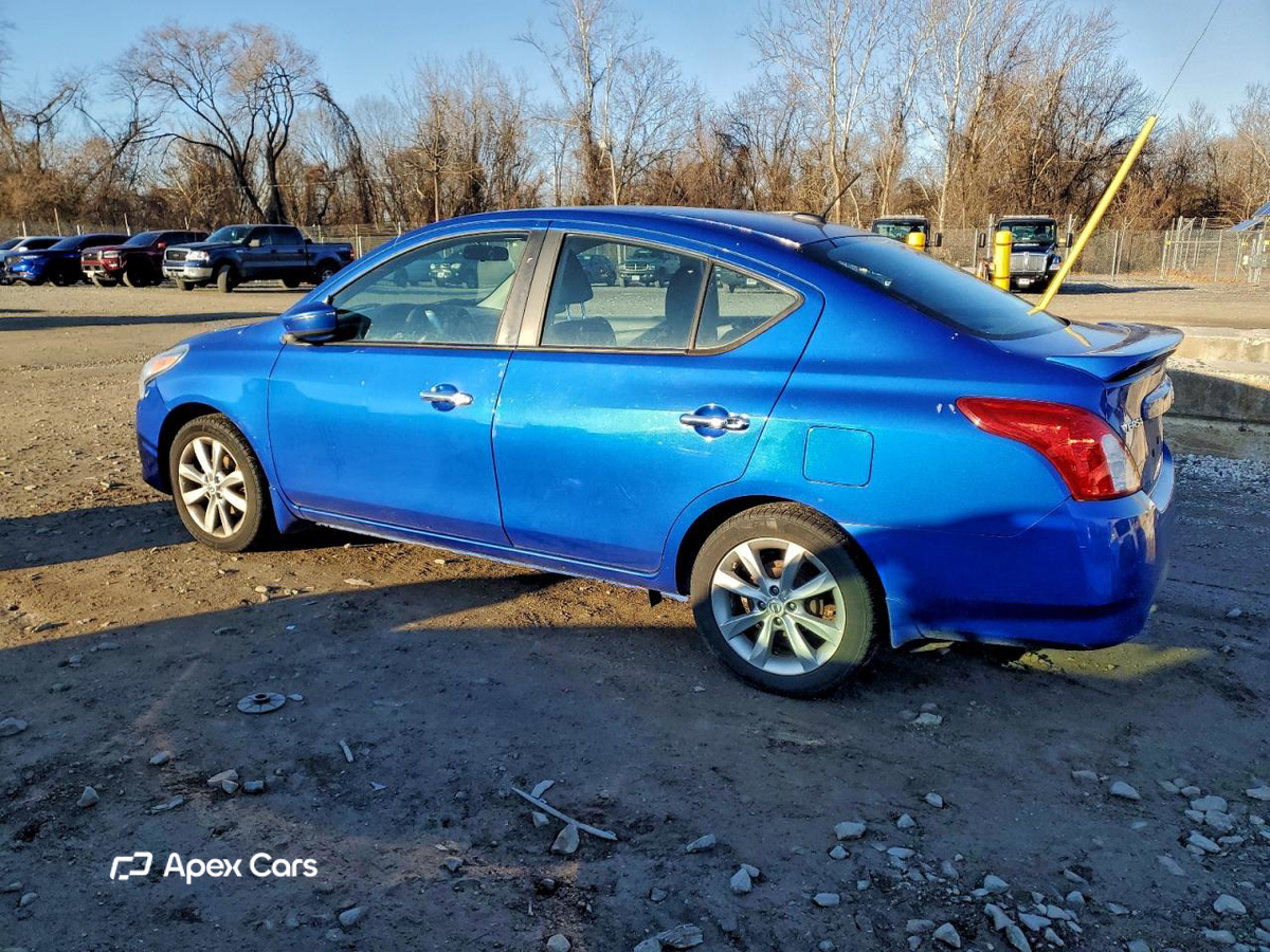 Nissan Versa 2015