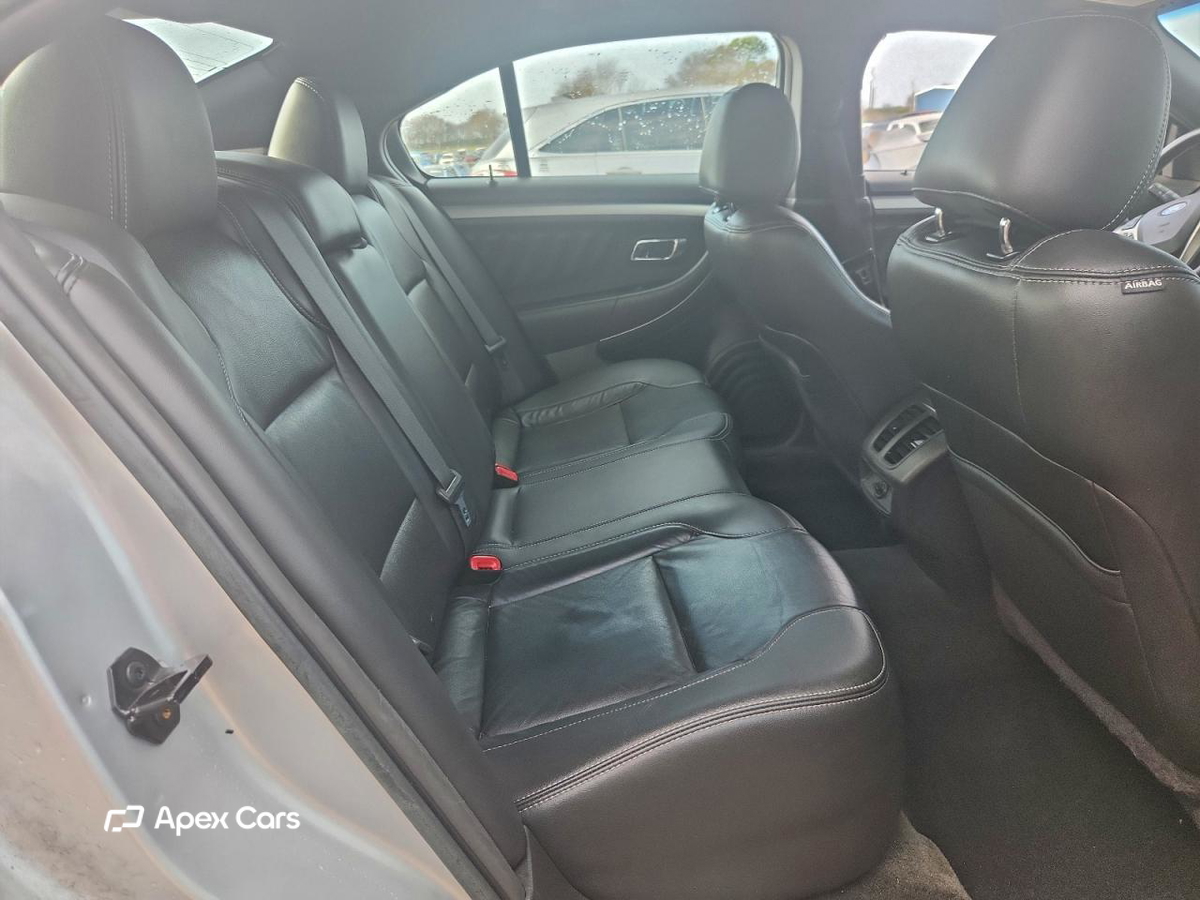 Ford Taurus 2016