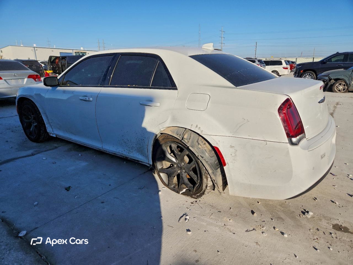 Chrysler 300 2021