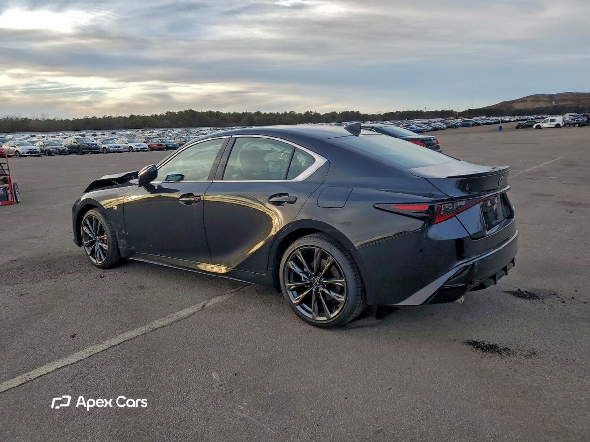Lexus IS 2024