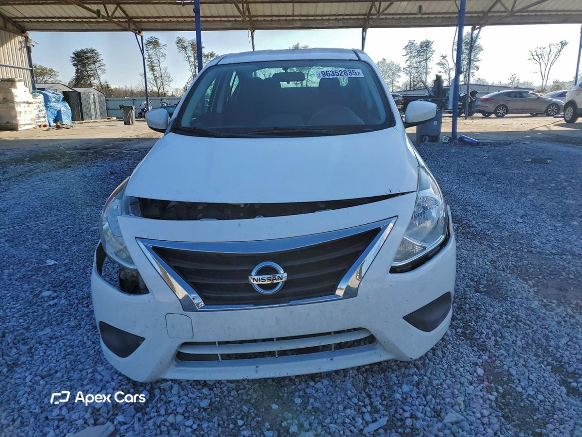 Nissan Versa 2018