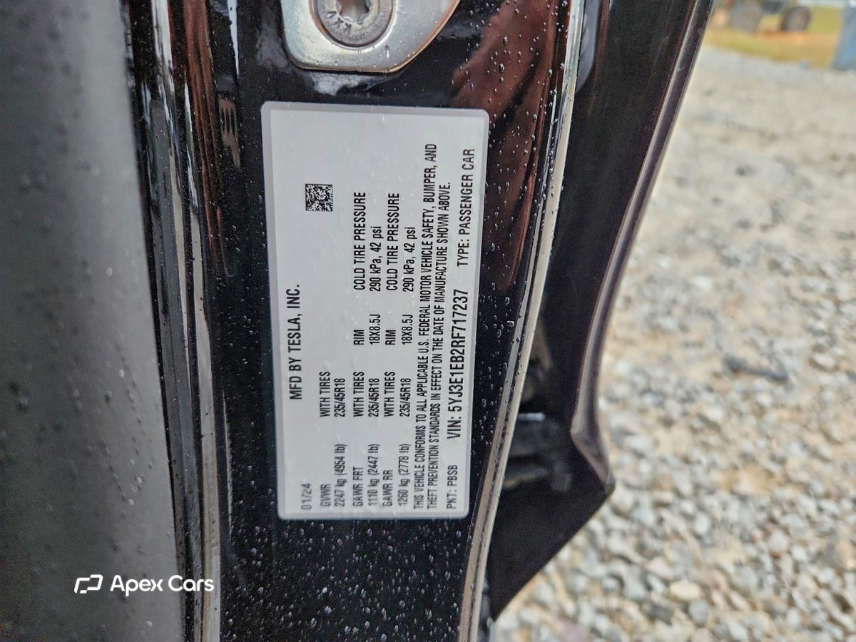 Tesla Model 3 2024