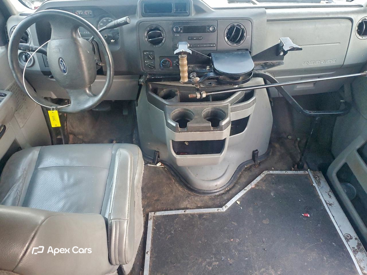 Ford Econoline 2014
