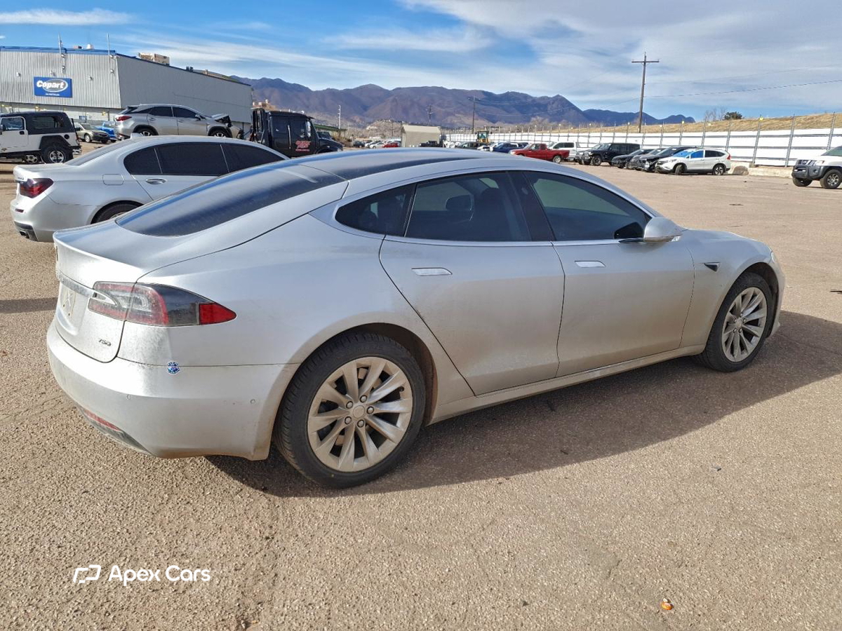 Tesla Model S 2018