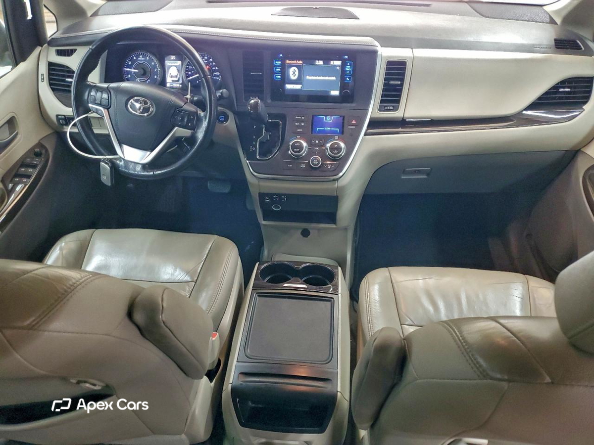 Toyota Sienna 2016