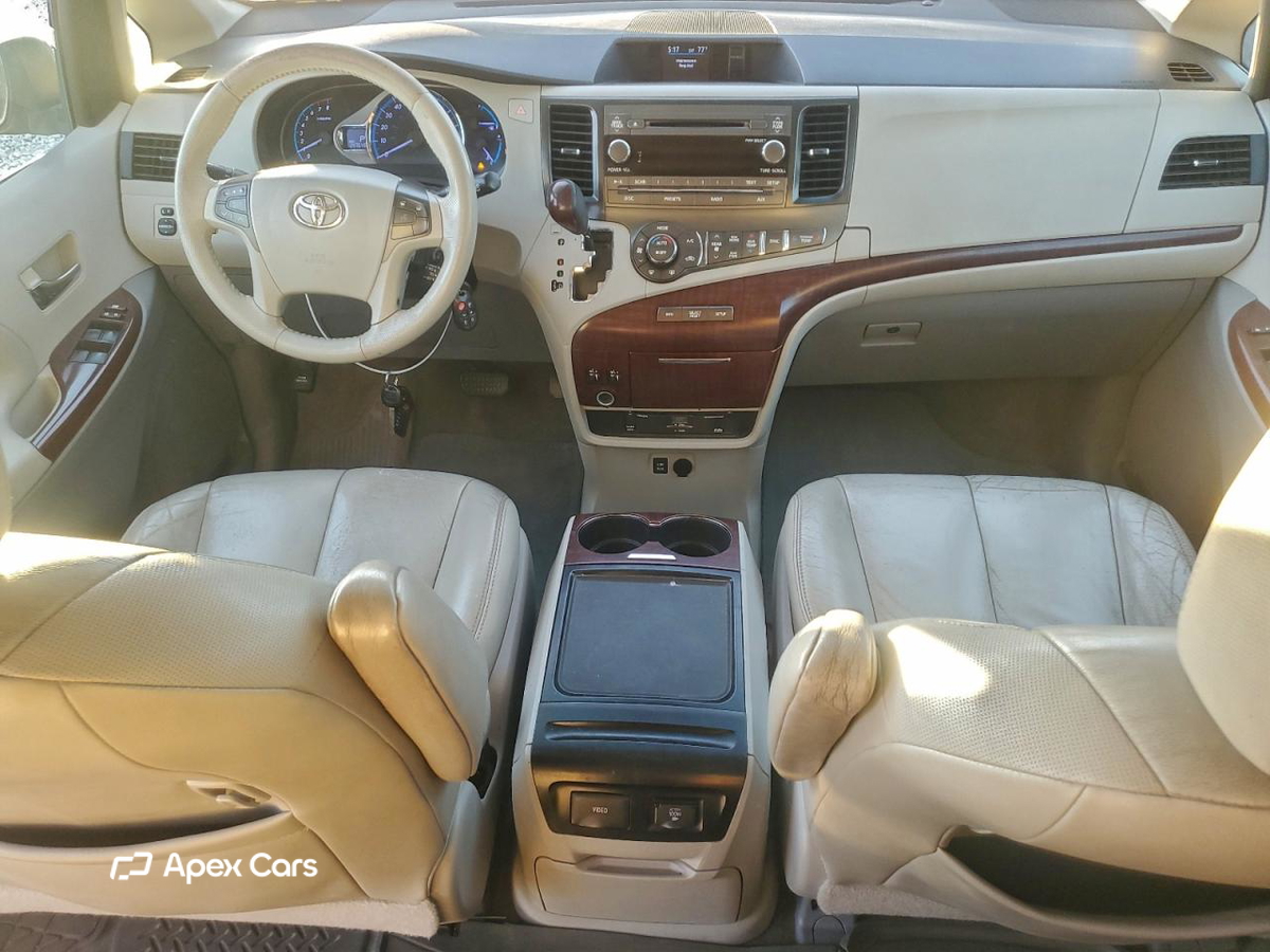 Toyota Sienna 2012
