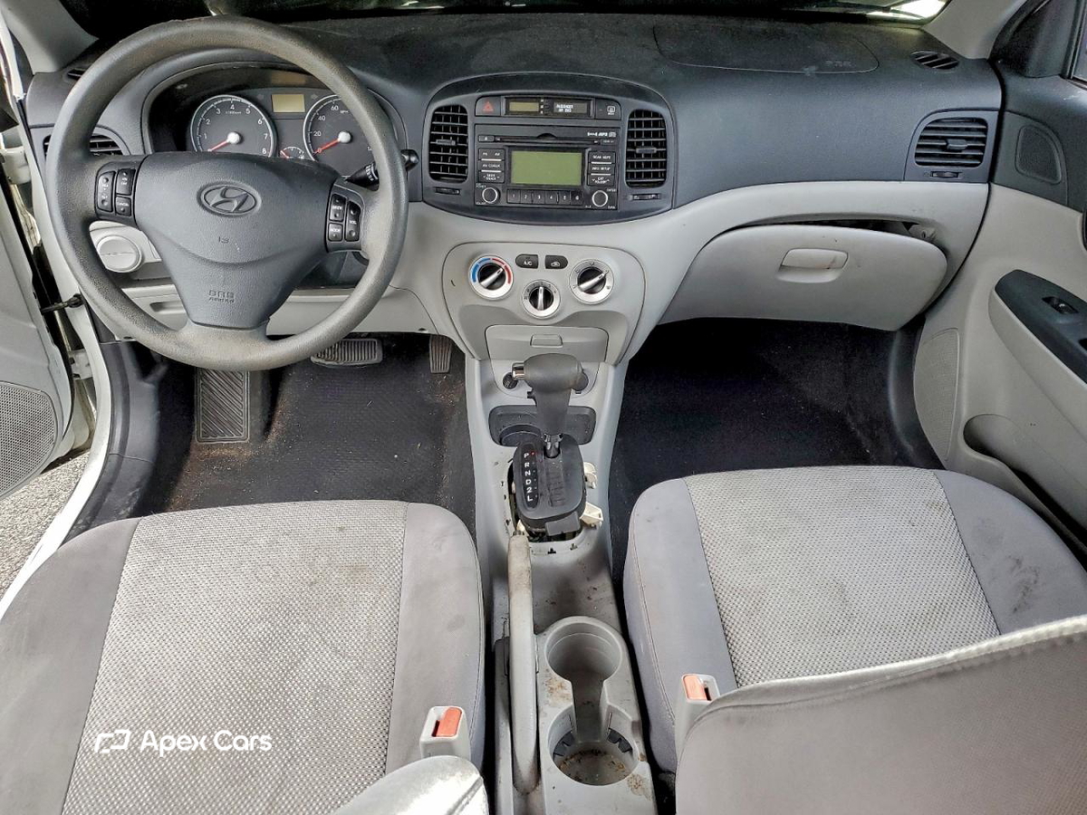 Hyundai Accent 2010