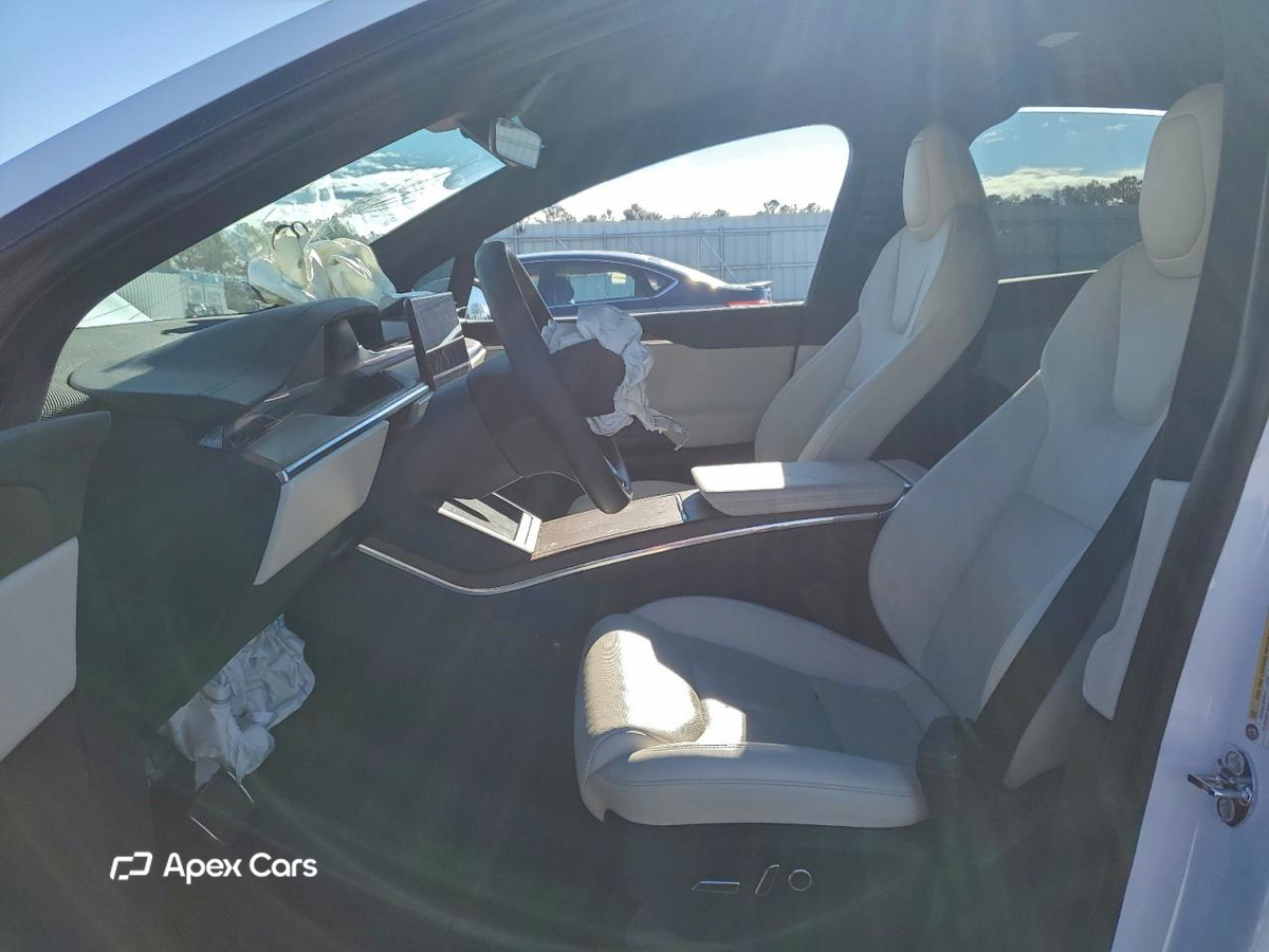 Tesla Model X 2022