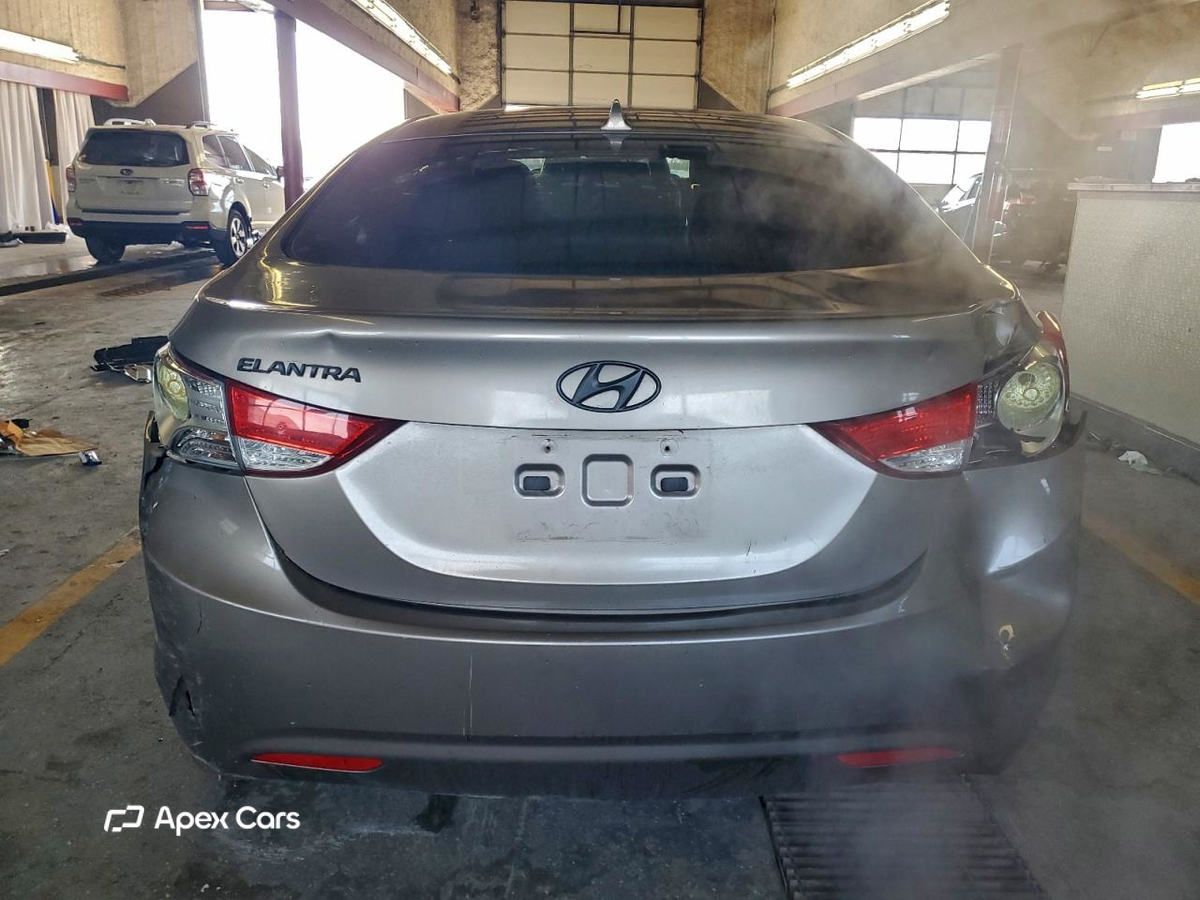Hyundai Elantra 2011