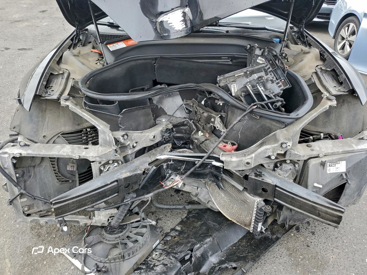 Tesla Model S 2015