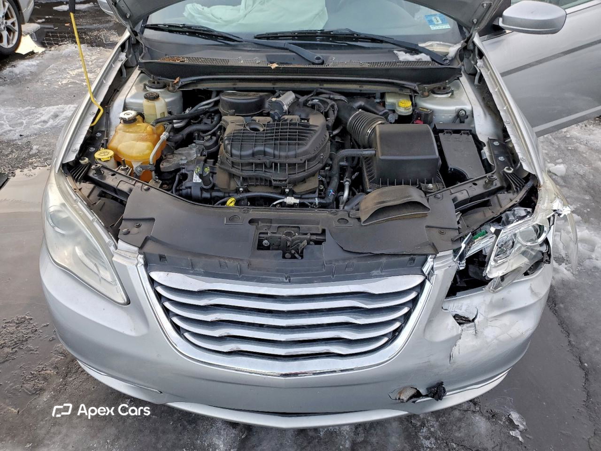 Chrysler 200 2011