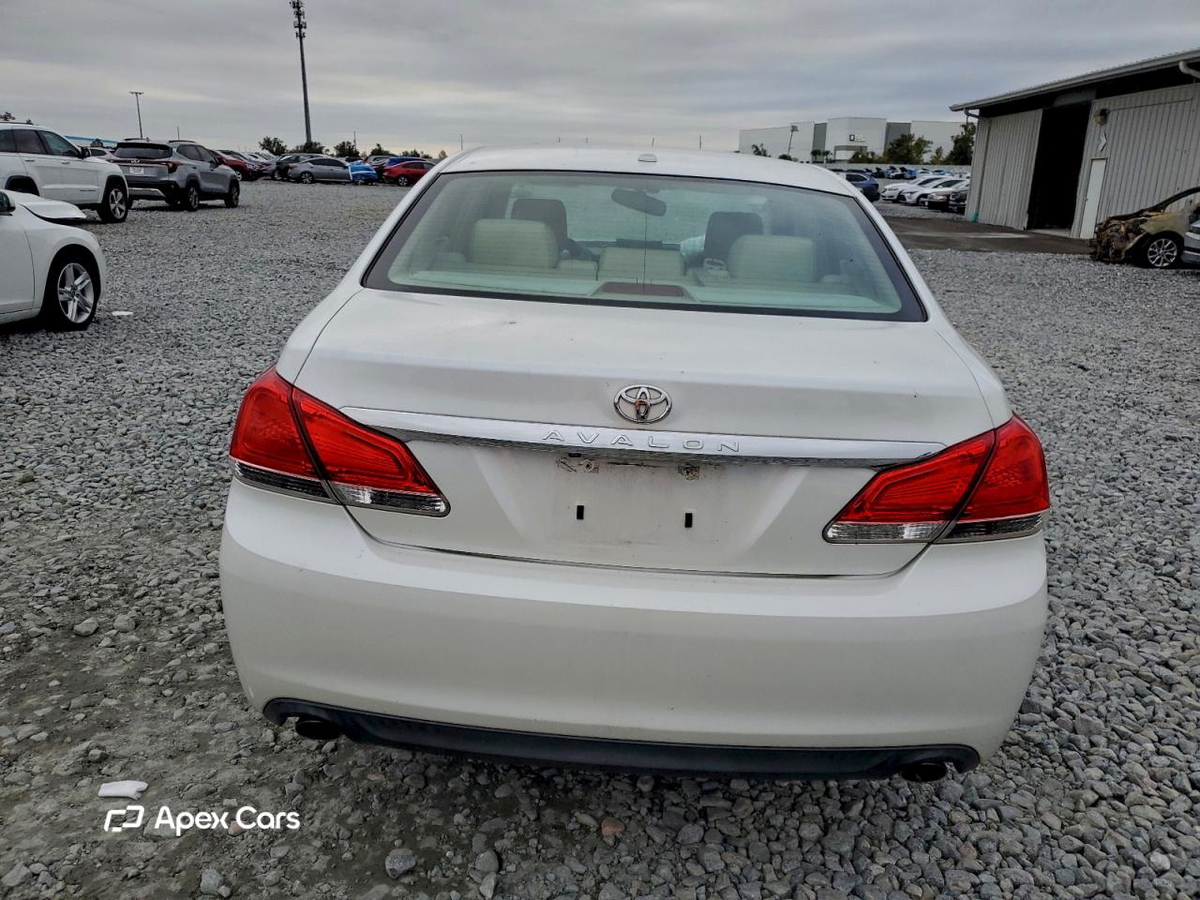 Toyota Avalon 2012