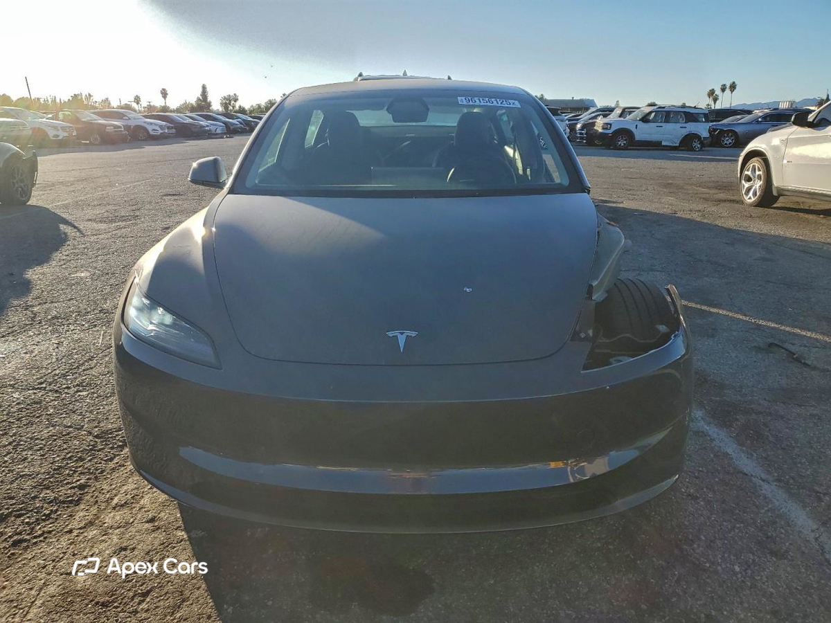 Tesla Model 3 2024