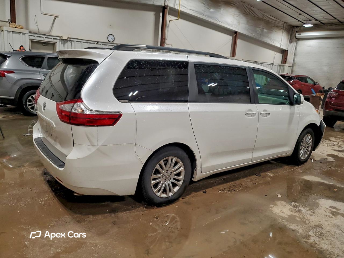 Toyota Sienna 2016