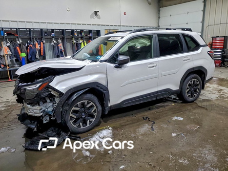 Subaru Forester 2025 - Image 1 of 15