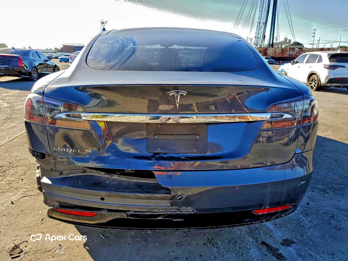 Tesla Model S 2018