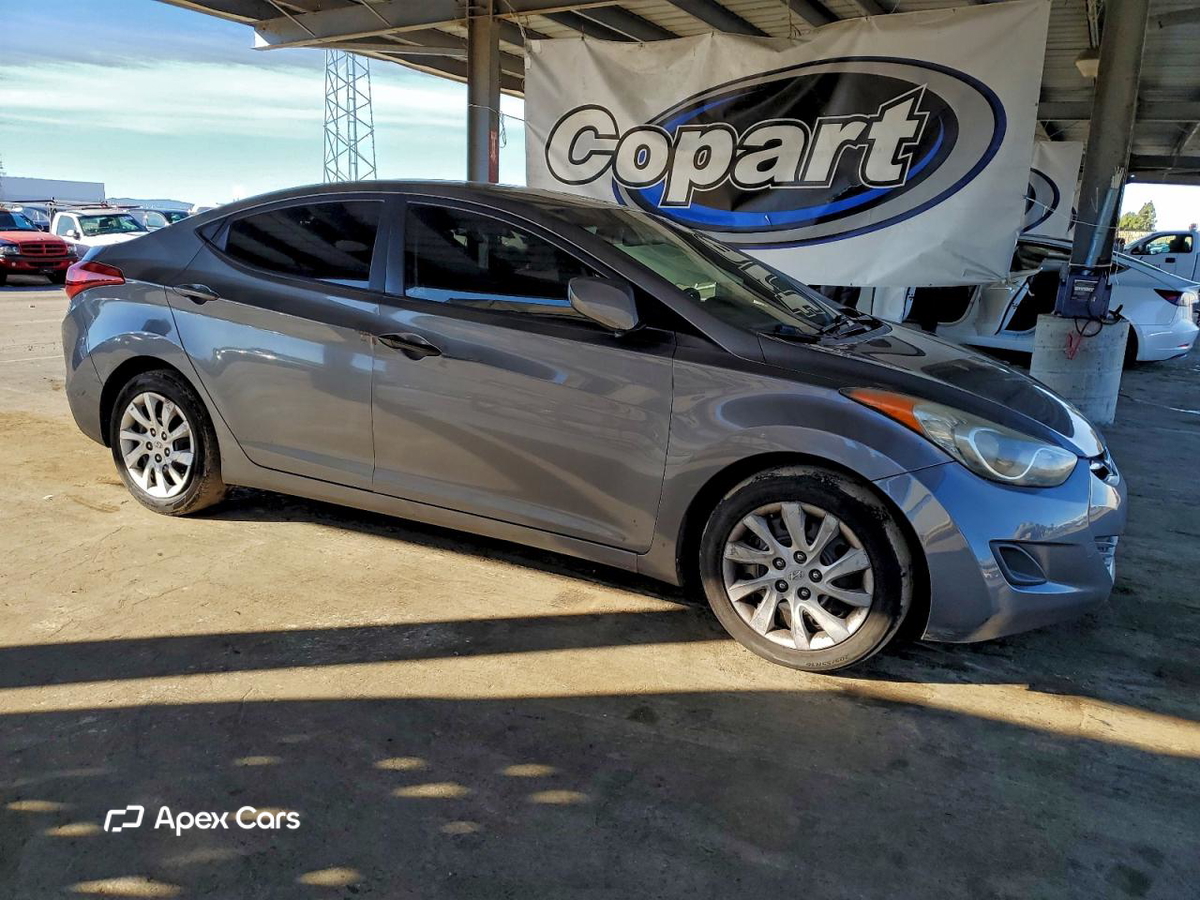 Hyundai Elantra 2012